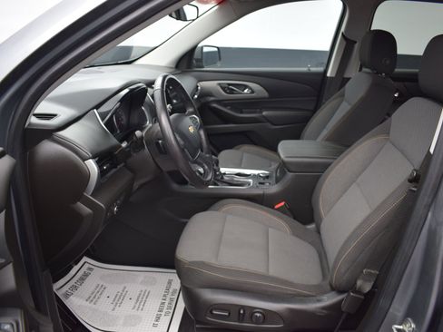 Used 2021 Chevrolet Traverse LT image 18