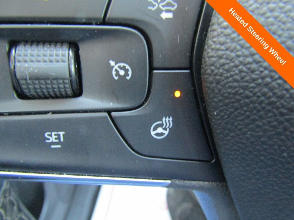 Used 2025 Chevrolet Trax LT w/ LT Convenience Package FWD image 6