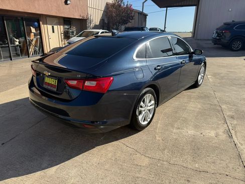 Used 2017 Chevrolet Malibu LT w/ Driver Confidence Package FWD image 5