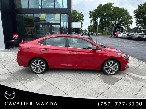 Used 2022 Hyundai Accent Limited FWD image 6