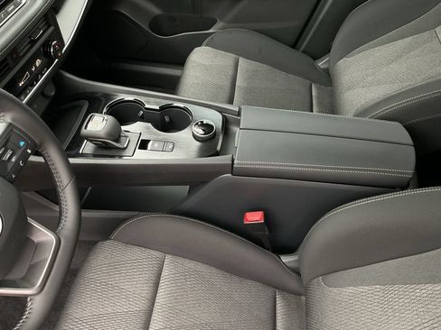 New 2026 Nissan Rogue SV AWD/4WD image 32