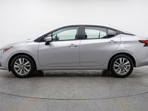Used 2025 Nissan Versa SV FWD image 5