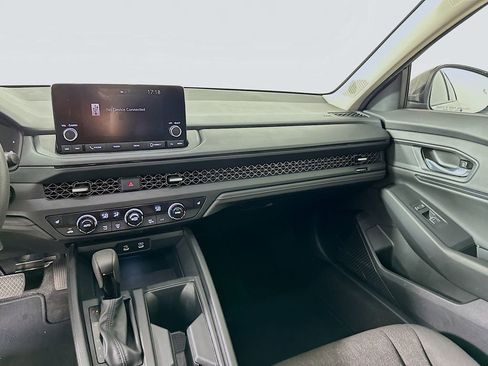 Certified 2025 Honda Accord SE image 20