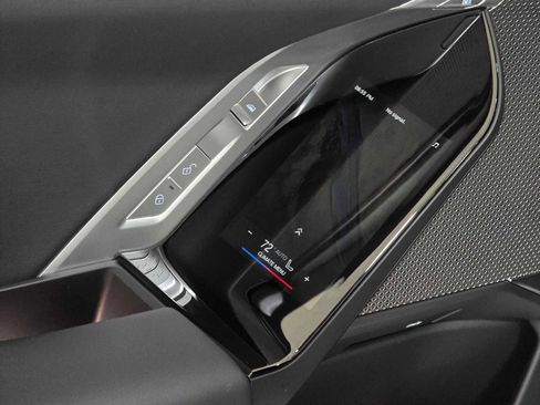 Used 2026 BMW 760i xDrive w/ Executive Package image 18