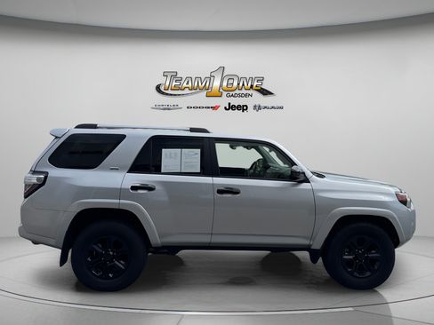 Used 2024 Toyota 4Runner SR5 RWD image 9