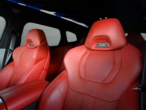 Used 2023 BMW XM image 2