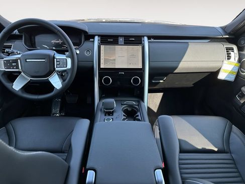 New 2026 Land Rover Discovery S AWD/4WD image 11
