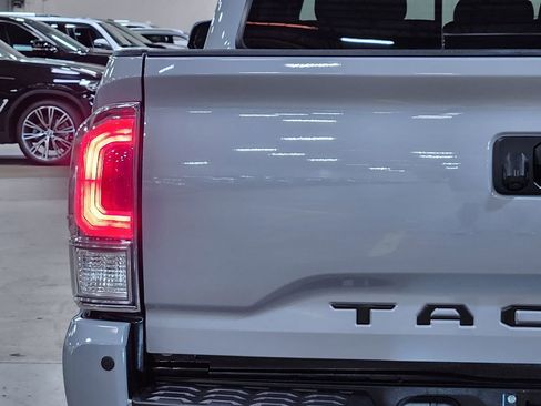 Used 2021 Toyota Tacoma TRD Sport w/ Technology Package RWD image 15