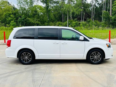 Used 2019 Dodge Grand Caravan GT FWD image 16