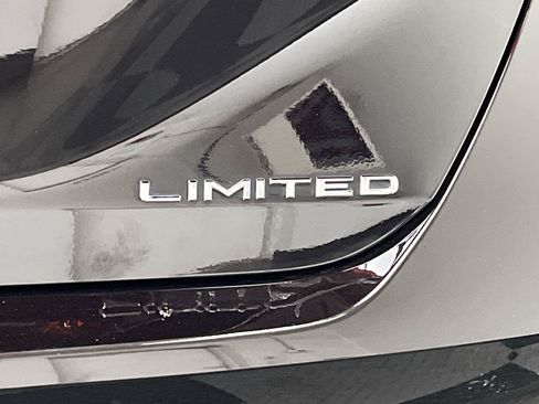 Used 2020 Toyota Avalon Limited w/ Advanced Safety Package FWD image 31