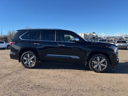 Used 2023 Toyota Sequoia Capstone image 7