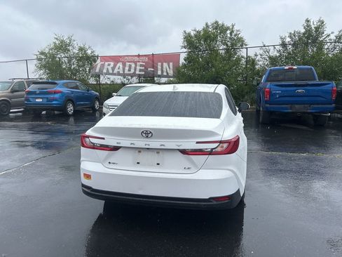 Used 2025 Toyota Camry LE FWD image 5