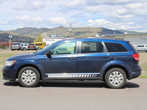 Used 2018 Dodge Journey SE w/ Connectivity Group image 2