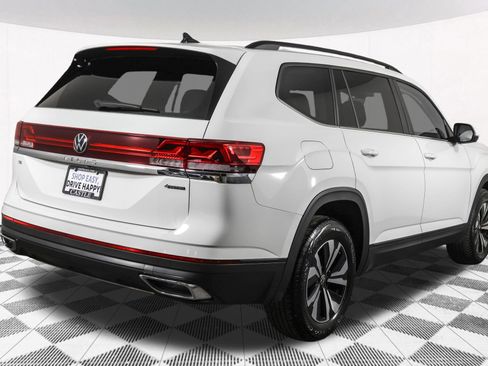 Used 2024 Volkswagen Atlas SE AWD/4WD image 13
