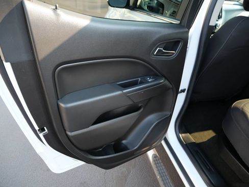 Used 2018 Chevrolet Colorado LT w/ LT Convenience Package AWD/4WD image 18