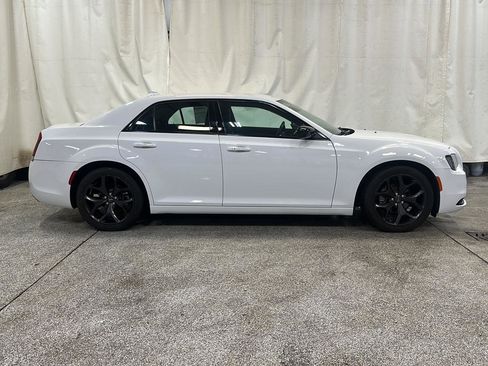 Used 2021 Chrysler 300 Touring w/ Sport Appearance Package RWD image 6