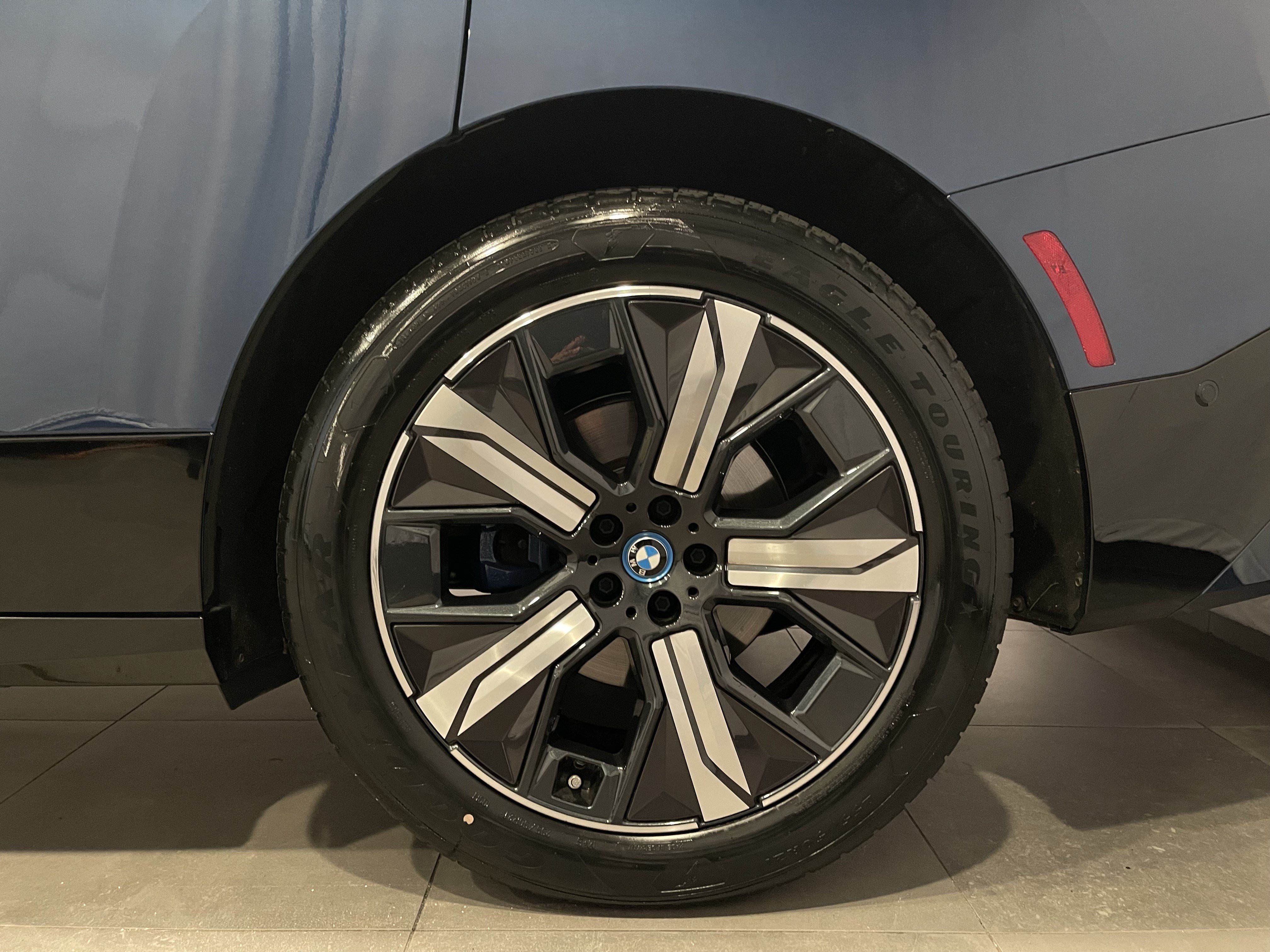 Certified 2024 BMW iX xDrive50 w/ Sport Package AWD/4WD image 8