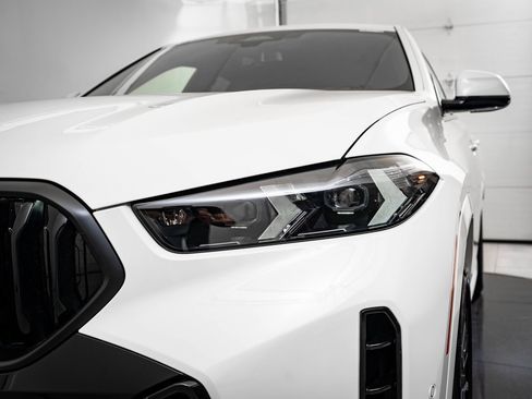 New 2026 BMW X6 xDrive40i w/ Climate Comfort Package image 15