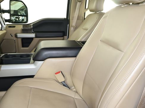 Used 2017 Ford F250 Lariat w/ Lariat Value Package image 51