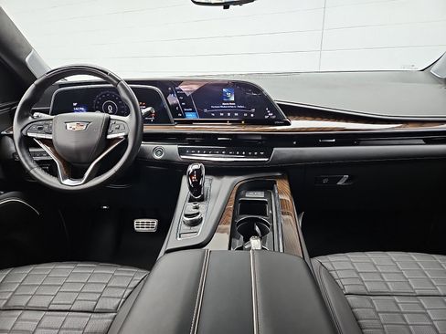 Certified 2024 Cadillac Escalade Premium Luxury Platinum w/ Heavy-Duty Trailer Package image 8