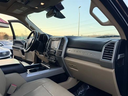 Used 2017 Ford F250 Lariat w/ Lariat Ultimate Package AWD/4WD image 15