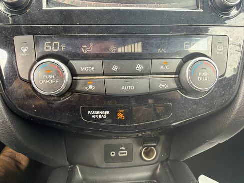 Used 2020 Nissan Rogue Sport SV w/ All-Weather Package AWD/4WD image 19