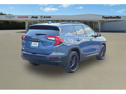 Used 2024 GMC Terrain SLT w/ Elevation Edition AWD/4WD image 3