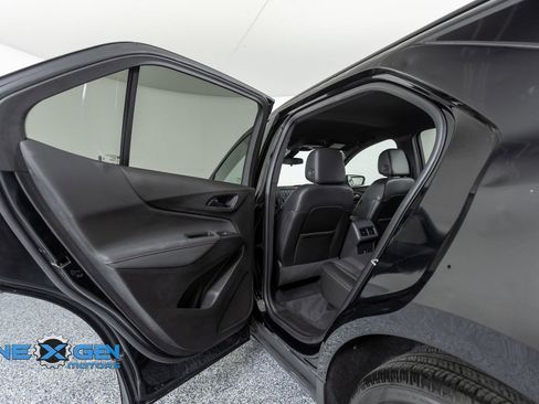 Used 2023 Chevrolet Equinox RS FWD image 23