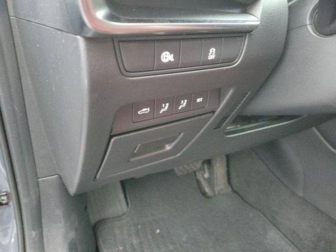 Used 2025 MAZDA MAZDA3 s image 19