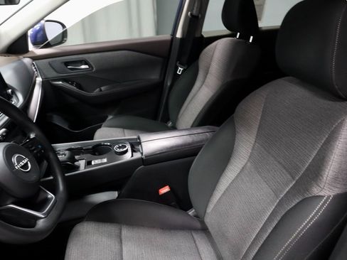 Certified 2022 Nissan Rogue SV image 24