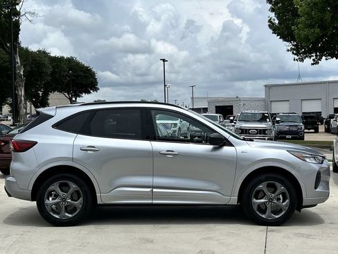 Used 2024 Ford Escape ST-Line AWD/4WD image 3