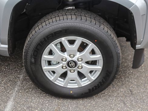 Used 2024 Toyota Tacoma SR5 AWD/4WD image 10