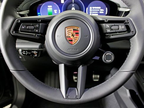 Certified 2025 Porsche Macan 4S Electric image 25