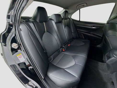 Used 2019 Toyota Camry SE image 25