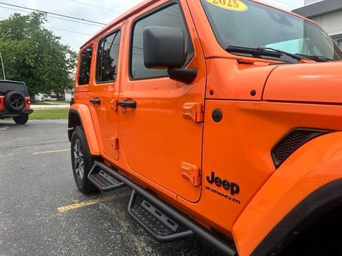 Used 2025 Jeep Wrangler Unlimited Sahara AWD/4WD image 23