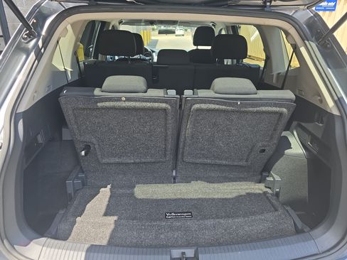 Used 2018 Volkswagen Tiguan S FWD image 13