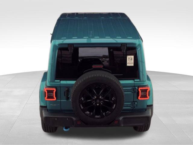 Used 2024 Jeep Wrangler Unlimited Sahara AWD/4WD image 8
