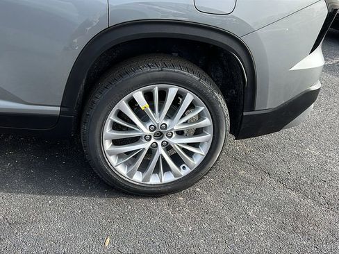 New 2026 Chevrolet Traverse LT w/ Driver Confidence Package image 9