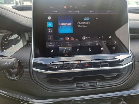 New 2026 Jeep Compass Latitude image 11