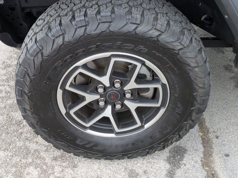 Used 2024 Jeep Wrangler Unlimited Rubicon w/ Convenience Group image 13