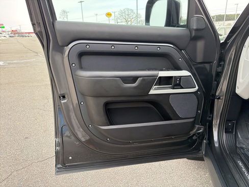 Used 2022 Land Rover Defender 110 X-Dynamic HSE image 13