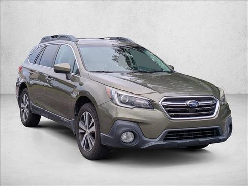 Used 2018 Subaru Outback 2.5i Limited AWD/4WD image 3