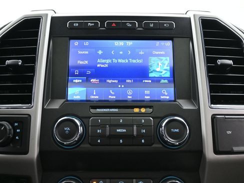 Used 2021 Ford F250 Lariat w/ Tremor Off-Road Package AWD/4WD image 35