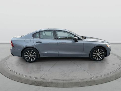 Used 2022 Volvo S60 B5 Inscription image 4