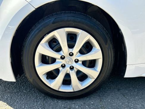 Used 2024 Toyota Corolla LE FWD image 30