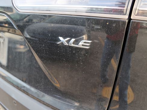Certified 2024 Toyota Corolla Cross XLE w/ Convenience Package FWD image 11