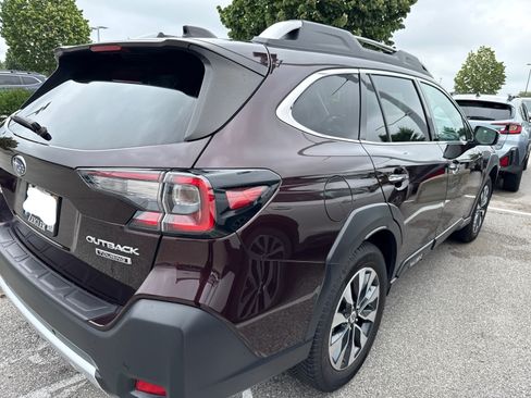 Used 2024 Subaru Outback Touring AWD/4WD image 4
