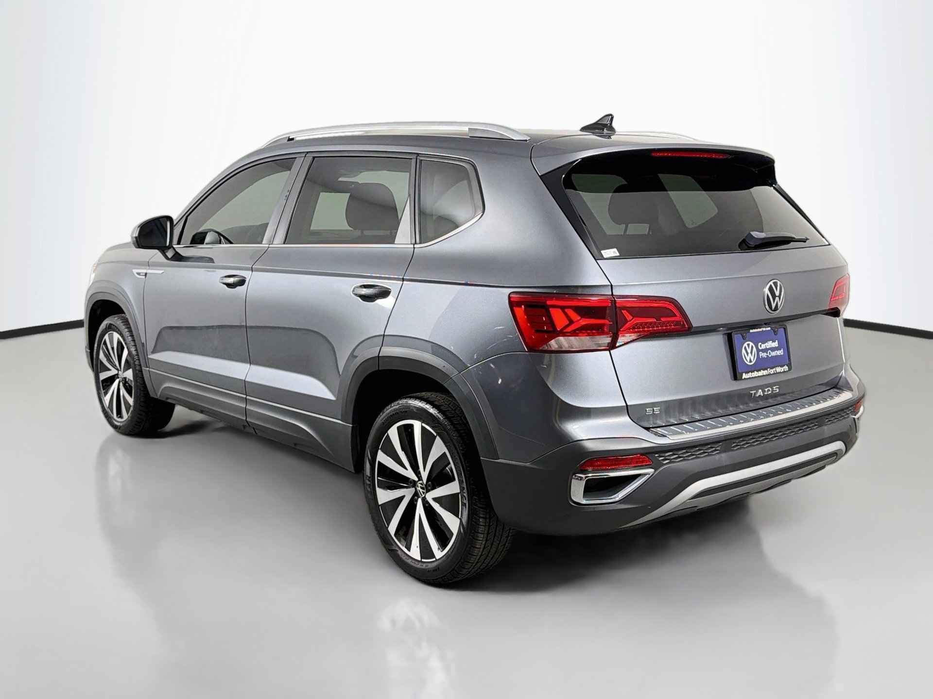 Certified 2023 Volkswagen Taos SE FWD image 7