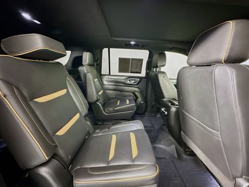 Used 2022 GMC Yukon XL AT4 AWD/4WD image 30