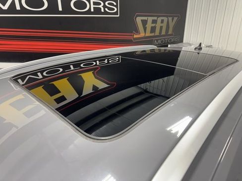 Used 2020 Volkswagen Atlas Cross Sport SE image 8